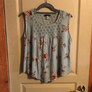 Supplies women’s sleeveless top